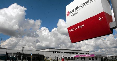 Koreański gigant szykuje zwolnienia w Polsce. Oto co oferuje pracownikom