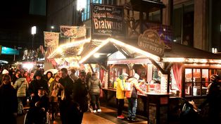 Jarmarki Bożonarodzeniowe w Berlinie. Tłumy turystów i magia świąt!