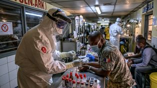 Pierwszy przypadek eboli we Francji! Lekarz zakażony po powrocie z Konga