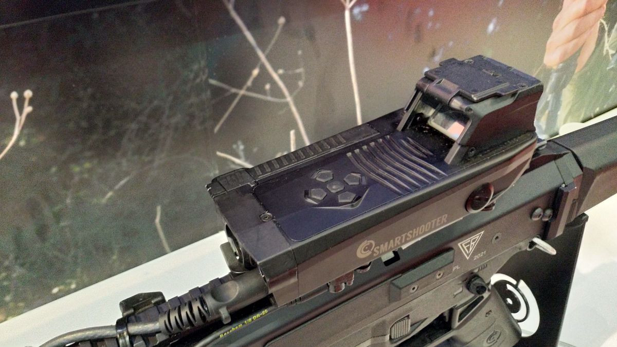 System SMASH 3000 zamontowany na karabinku Grot.