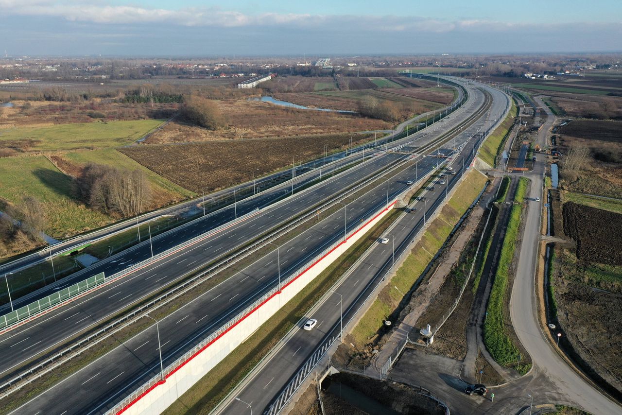 Warszawa. Trwa budowa POW. Prace powinny zakończyć się w już w czerwcu