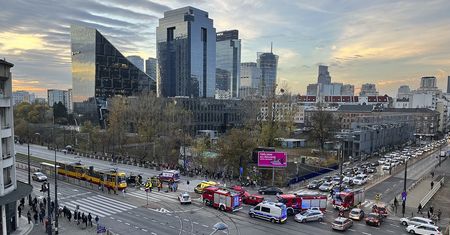 Zdjęcie z Warszawy. Co najmniej 5 rannych, paraliż w centrum