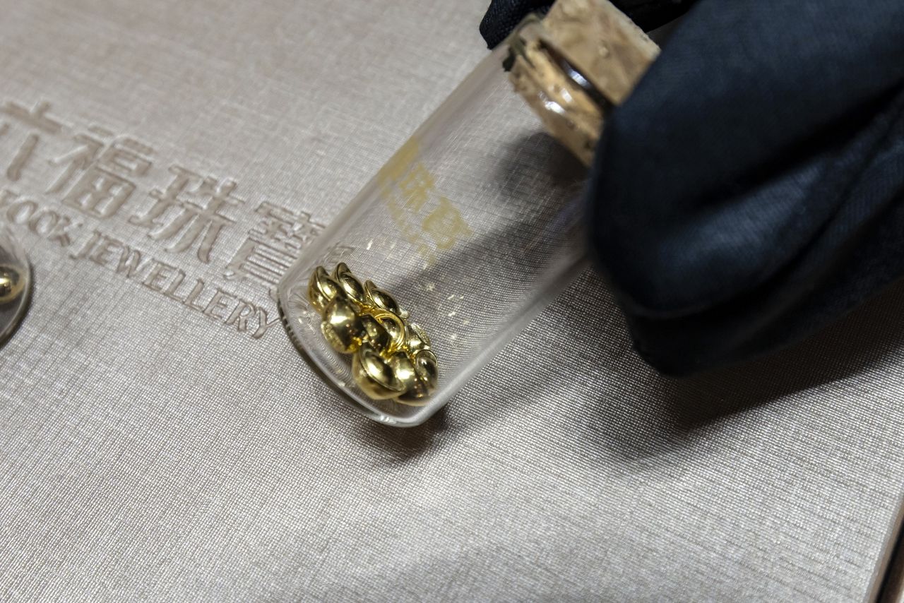 Złoto osiąga rekordowy poziom w oczekiwaniu na decyzję Fed