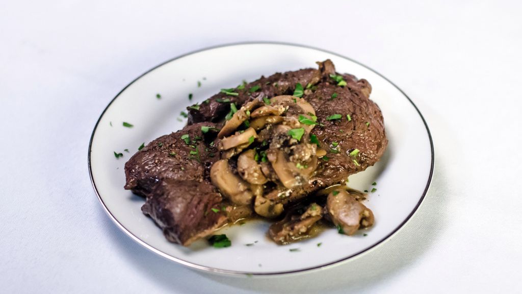 Gotowany udziec z jelenia wapiti