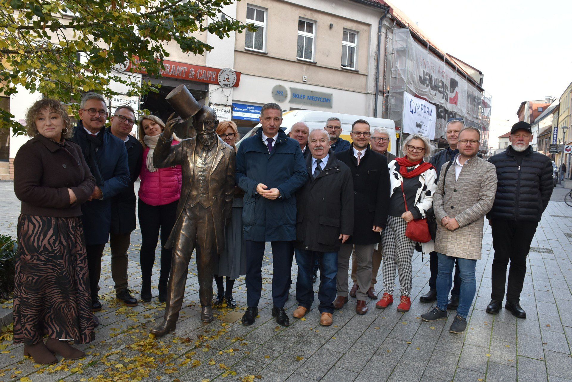 Pomnik wielkiego (nie wzrostem) burmistrza Otto Günthera stanął w samym centrum Rybnika