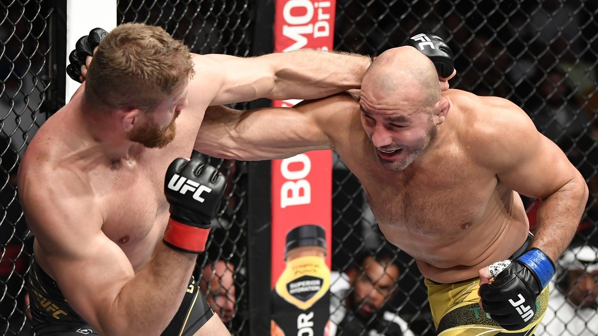 Getty Images / Chris Unger/Zuffa LLC / Na zdjęciu: Jan Błachowicz (z lewej) w walce z Gloverem Teixeirą