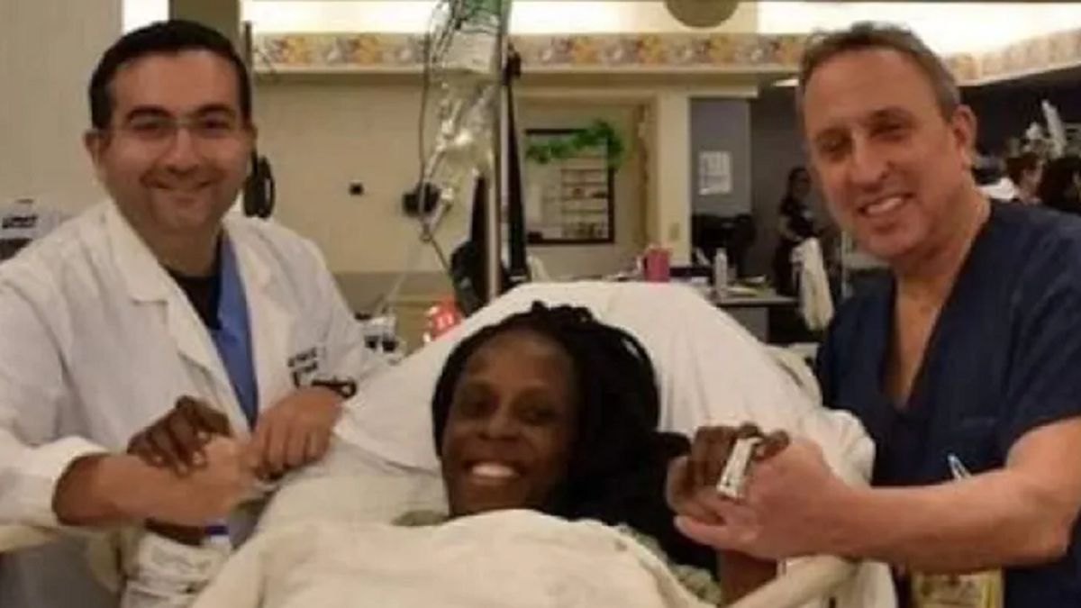 Halima urodziła dziewięcioraczki.