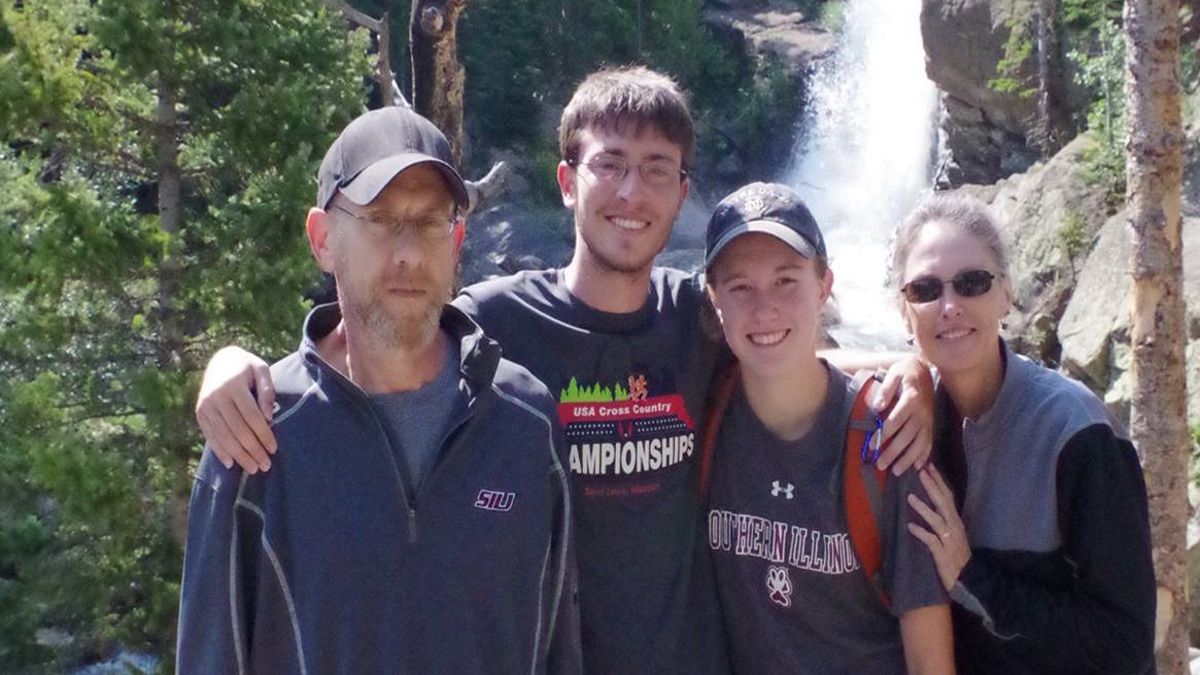 Państwo Marler z córką i synem