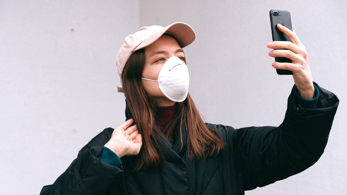 Kwarantanna domowa po brytyjsku: geotagowane selfie o przypadkowych godzinach 1