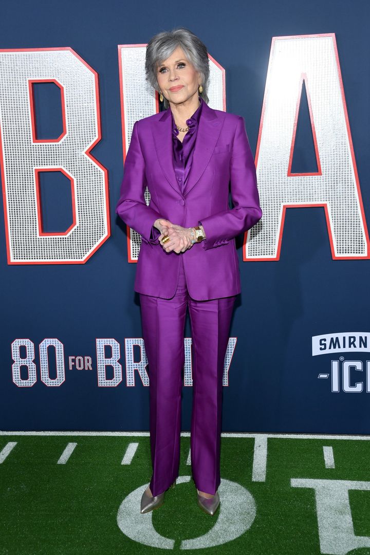 Jane Fonda cała na fioletowo na premierze filmu 