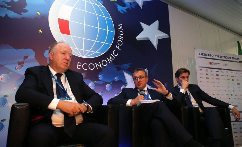 Krynica 2015:  Od lewej prezes KGHM Herbert Wirth, przewodniczący rady nadzorczej PGZ Tomasz Siemiątkowski i prezes PGE Marek Woszczyk.