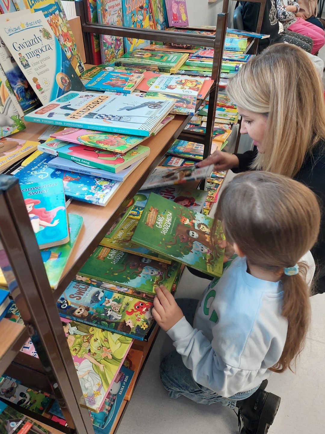 Wybór przygotowanych na kiermasz książek był ogromny. 
