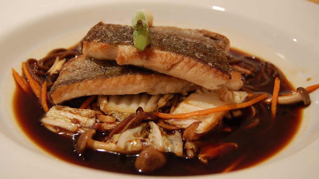 Gotowany pstrąg tęczowy w puszce