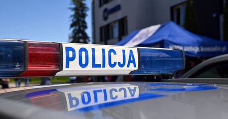 Przyjechał do komendy, bo myślał, że ktoś go goni. Alkomat wskazał prawdę