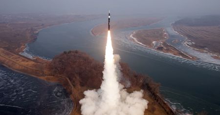 Korea Płn. wystrzeliła nowy pocisk. "Powstrzyma wszelkich rywali"