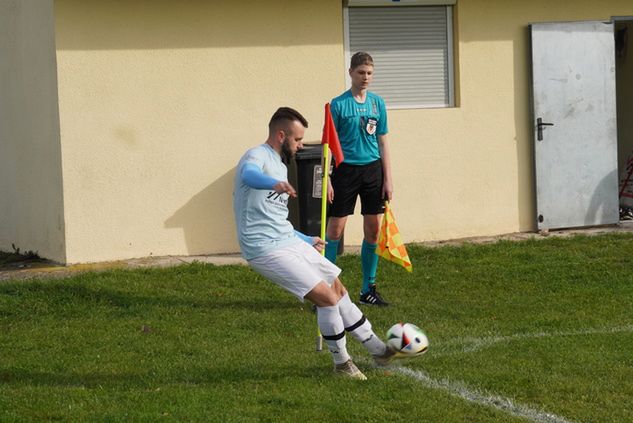 Jakub Gracz podczas pracy w roli sędziego