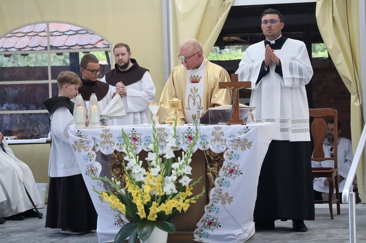 Zbliża się odpust Porcjunkuli w Osiecznej. Franciszkanie przygotowali między innymi wieczór z piosenką. Odpust potrwa od 31.07do 4.08
