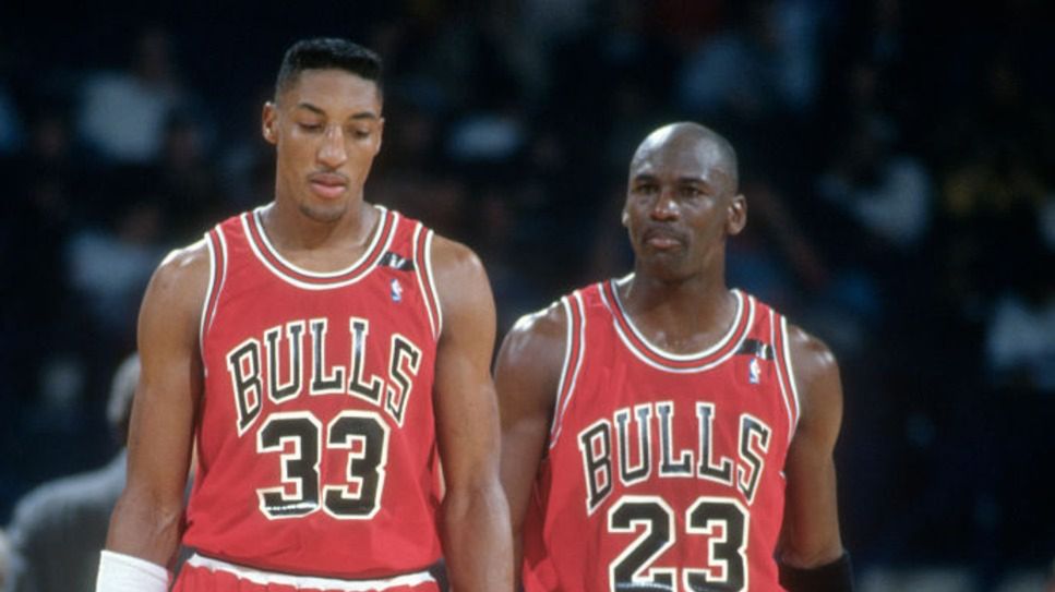 Na zdjęciu od lewej: Scottie Pippen i Michael Jordan