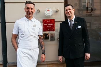 W gwiazdkowej restauracji szukają stażysty. Będzie miał szansę zobaczyć, jak się pracuje w takim lokalu