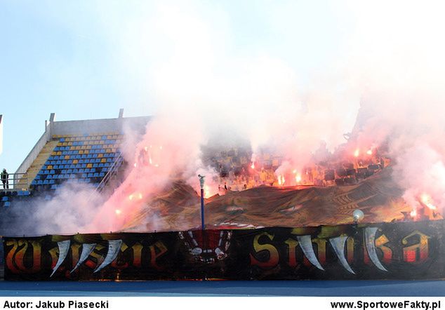 Czy legalna pirotechnika wróci na trybuny polskich stadionów?