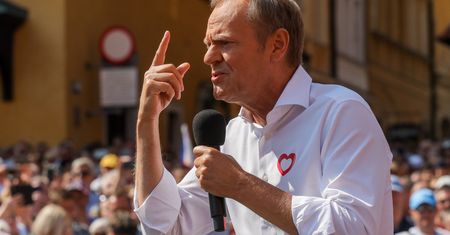 PiS oficjalnie nie powie tego o marszu. "Tusk zaskoczył", "opozycja się uczy"