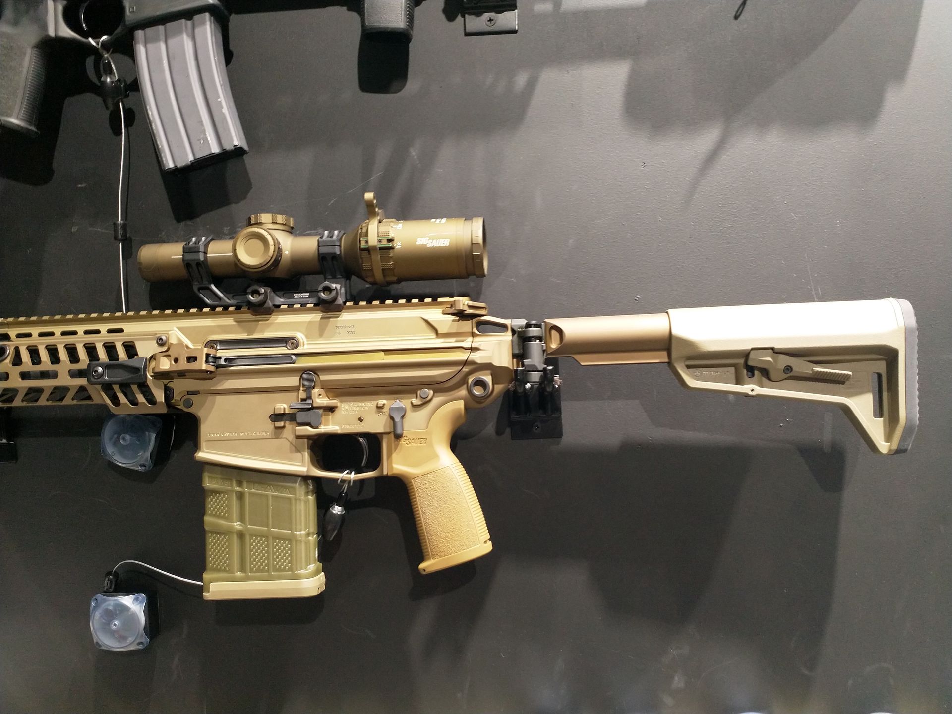 Nowy SIG Sauer MCX-SPEAR z programu NGSW na targach MSPO.