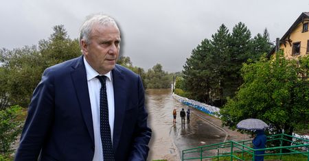 Afera ws. pieniędzy dla powodzian. Schetyna reaguje na głośny tekst WP