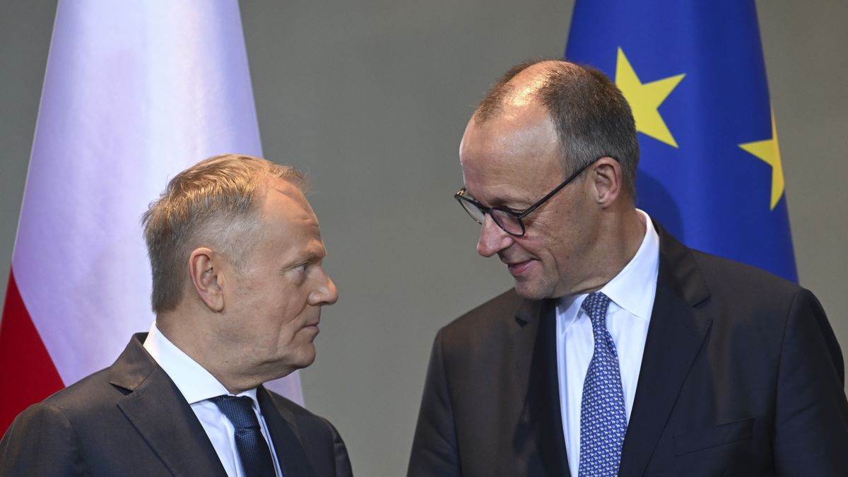 BERLIN, GERMANY - DECEMBER 01: Polish Prime Minister Donald Tusk and German Chancellor Friedrich Merz hold a joint press conference in Berlin, Germany on December 01, 2025. (Photo by Halil Sagirkaya/Anadolu via Getty Images)