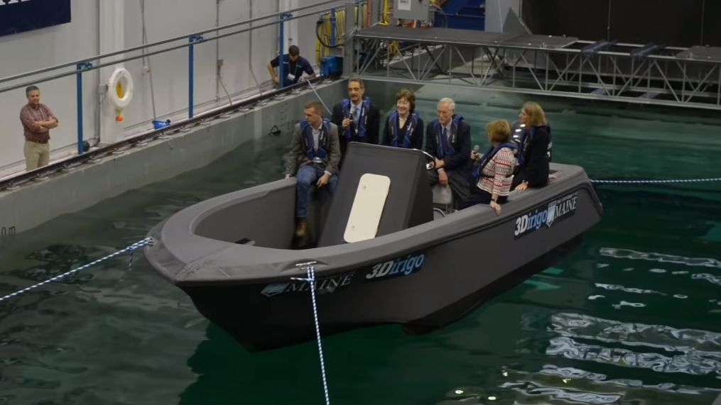 7,5 metrowa łódź z drukarki 3D. Film poklatkowy pokazuje, jak powstawała 1