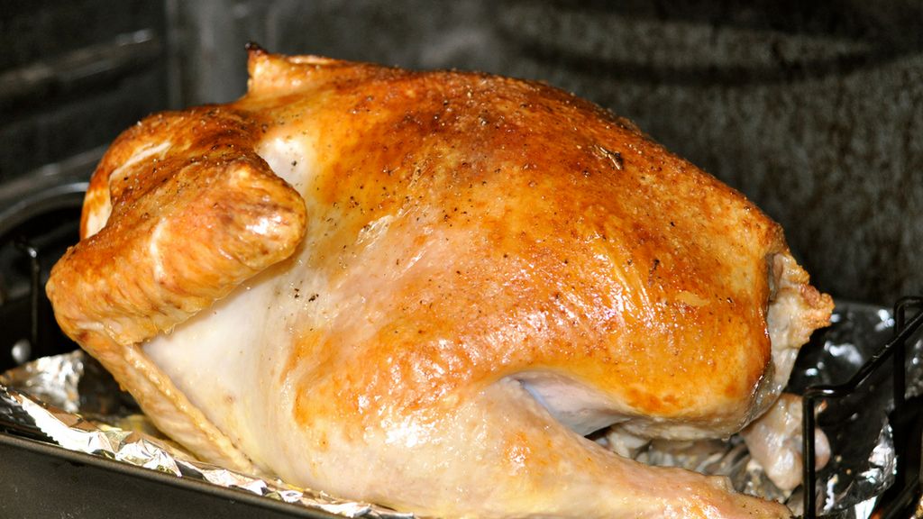 Pieczony korpus z indyka (mięso i skóra)