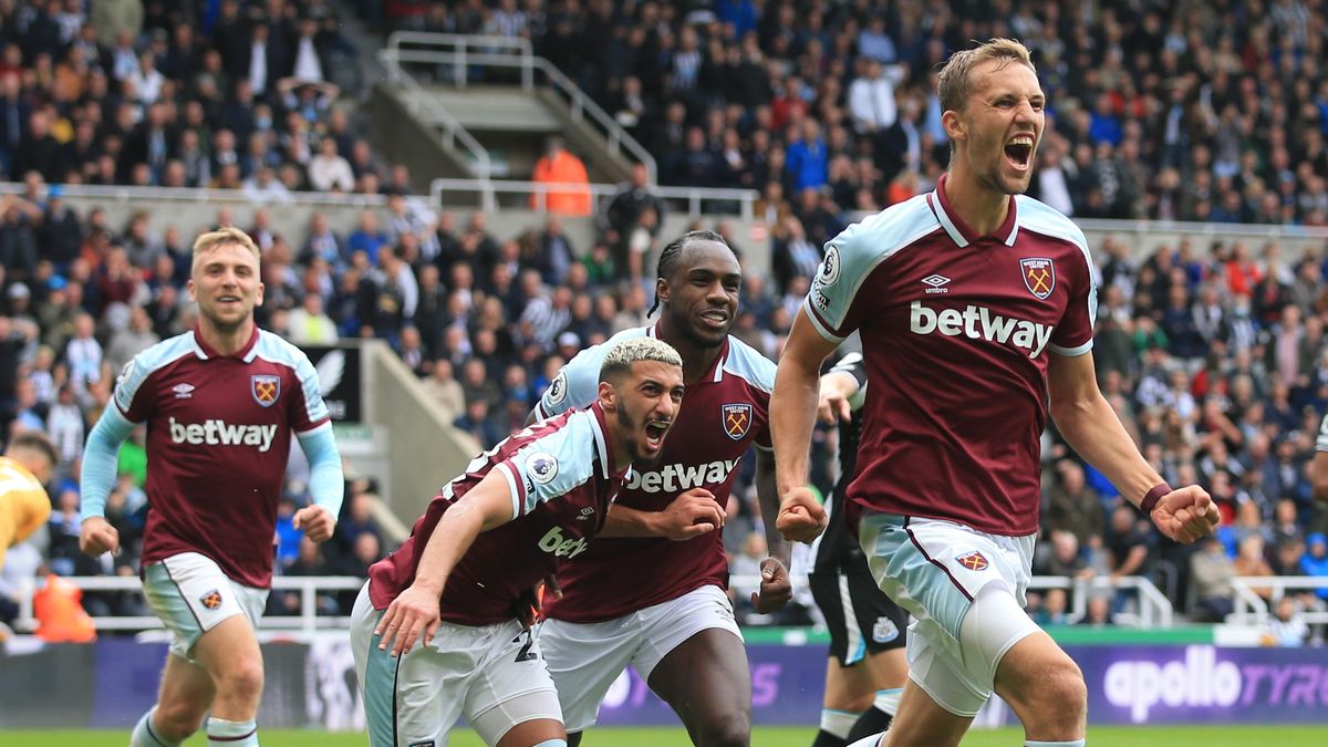 Zdjęcie okładkowe artykułu: Getty Images / Simon Stacpoole/Offside / Na zdjęciu: radość piłkarzy West Ham United. Tomas Soucek pierwszy z prawej