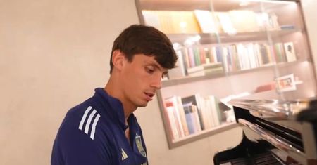 Przed hitem Euro 2024 gra... na pianinie. Piłkarz pokazał nieznany talent