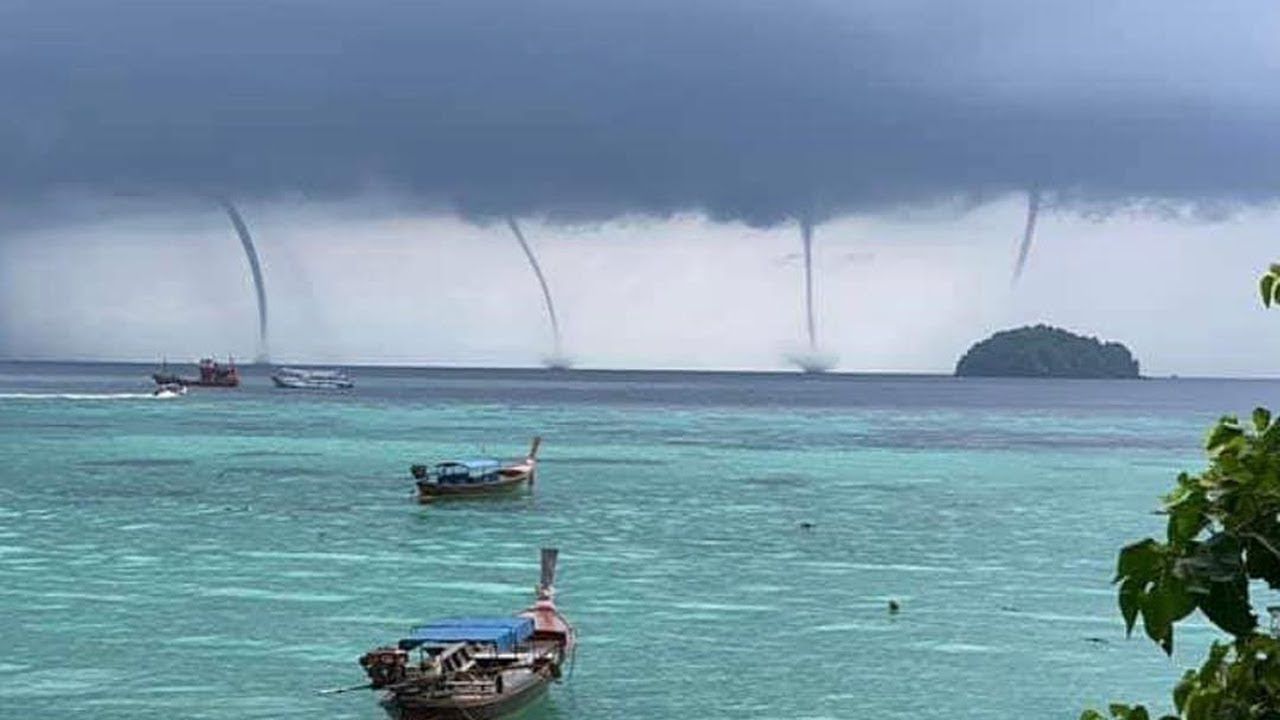 Cztery "wodne tornada" na jednym zdjęciu. To nie dzieje się często!