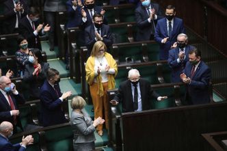 Sejm przyjął część poprawek do tarczy 6.0, zwiększając liczbę branż ze wsparciem