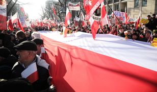 Tłumy na ulicach Warszawy. "Obrońmy naszą suwerenność"