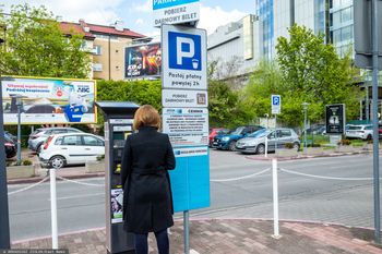Parkingi pod sklepami. Sypią się mandaty. Fala skarg na operatorów