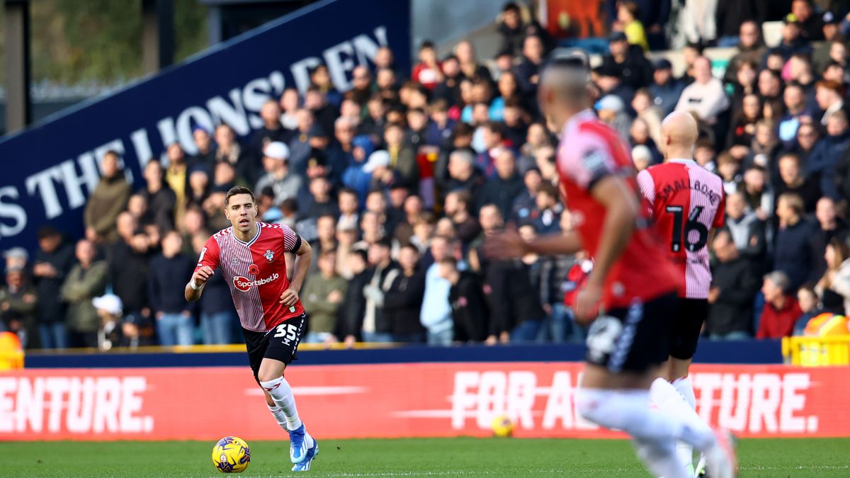Zdjęcie okładkowe artykułu: Getty Images / Matt Watson/Southampton FC / Na zdjęciu: Jan Bednarek (przy piłce)