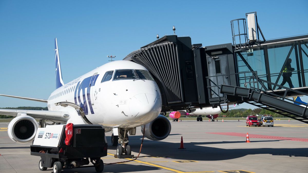 Liczba pasażerów w 2021 r. zbliżyła się do 4,2 mln. To niemal tyle, ile LOT obsłużył w 2015 r. 