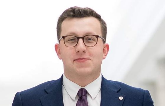 Szef biura prasowego Konfederacji wykluczony z Partii KORWiN za nazwanie Putina zbrodniarzem wojennym