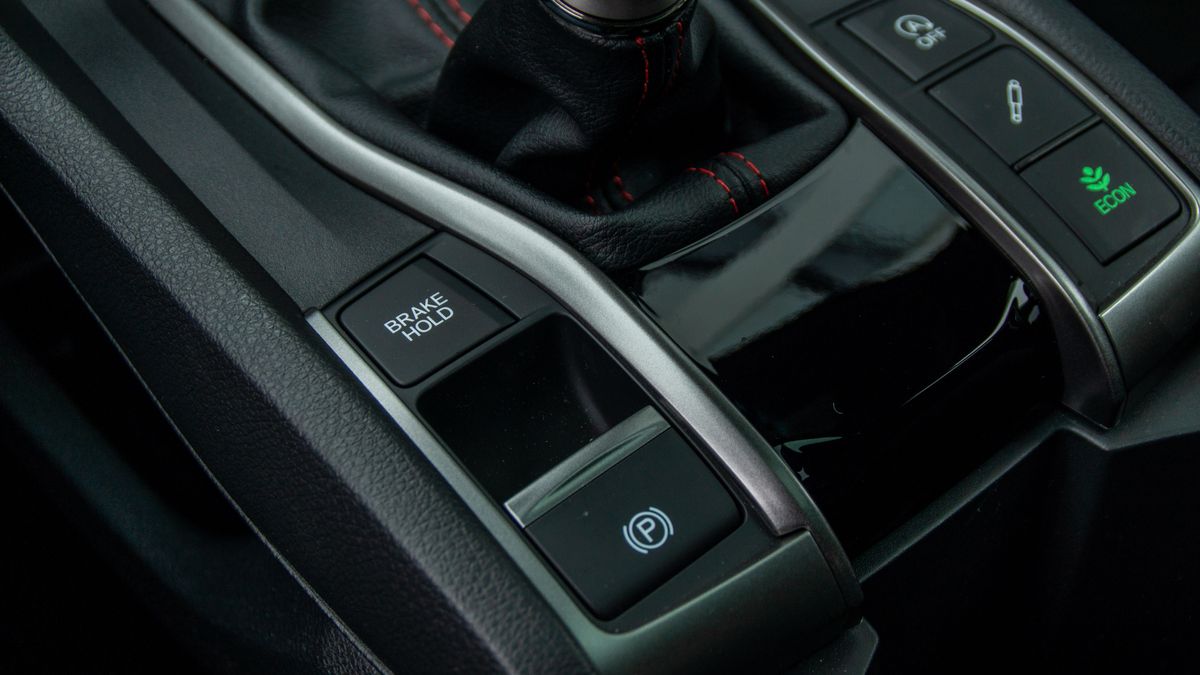 Elektroniczny ręczny powoli staje się standardem w samochodach