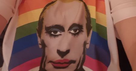 Ten obrazek podbił sieć. Grupy LGBT+ proszą, żeby go nie udostępniać