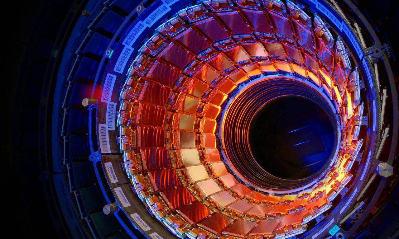 Naukowcy w CERN otwierają "portal do piekła"? To nowa teoria spiskowa