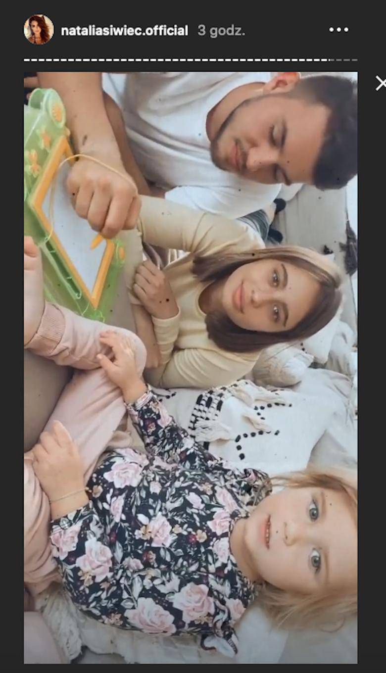 Oliwia Bieniuk i Mateusz Raduszewski zajmują się córką Natalii Siwiec