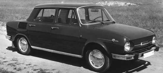 Historyczna Škoda 100