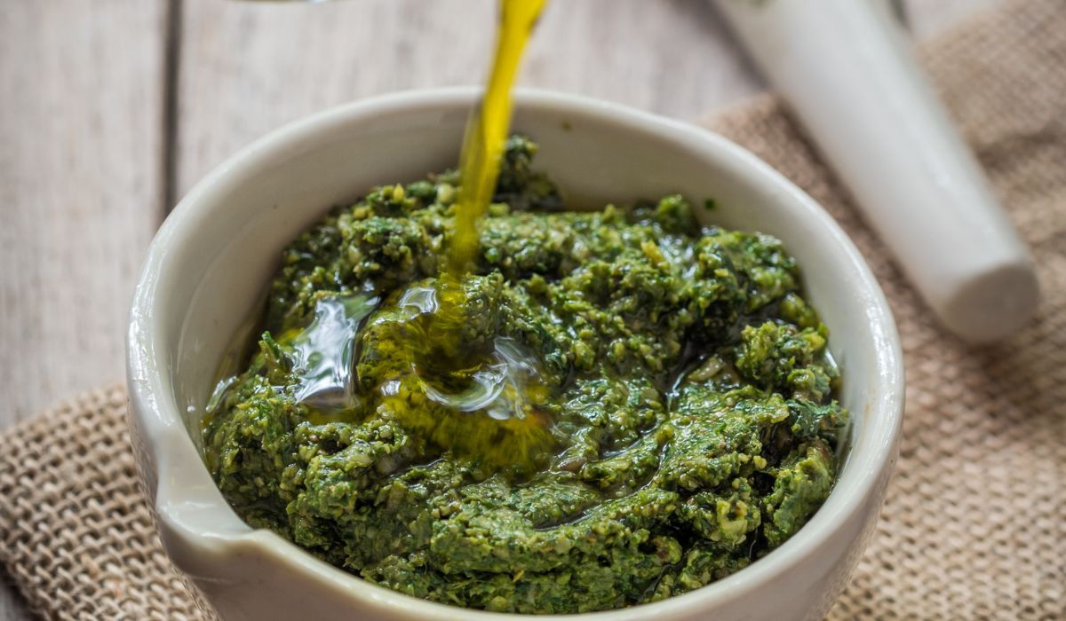 Koperkowe pesto najlepiej smakuje z makaronem - Pyszności; Foto Canva.com