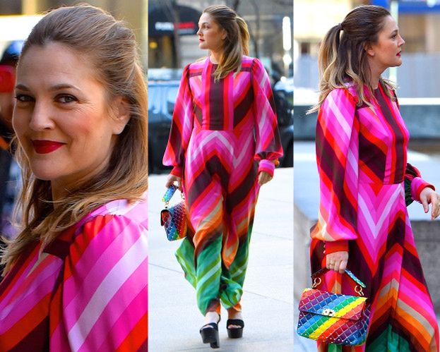 Drew Barrymore zadaje szyku w tęczowej stylizacji od Valentino