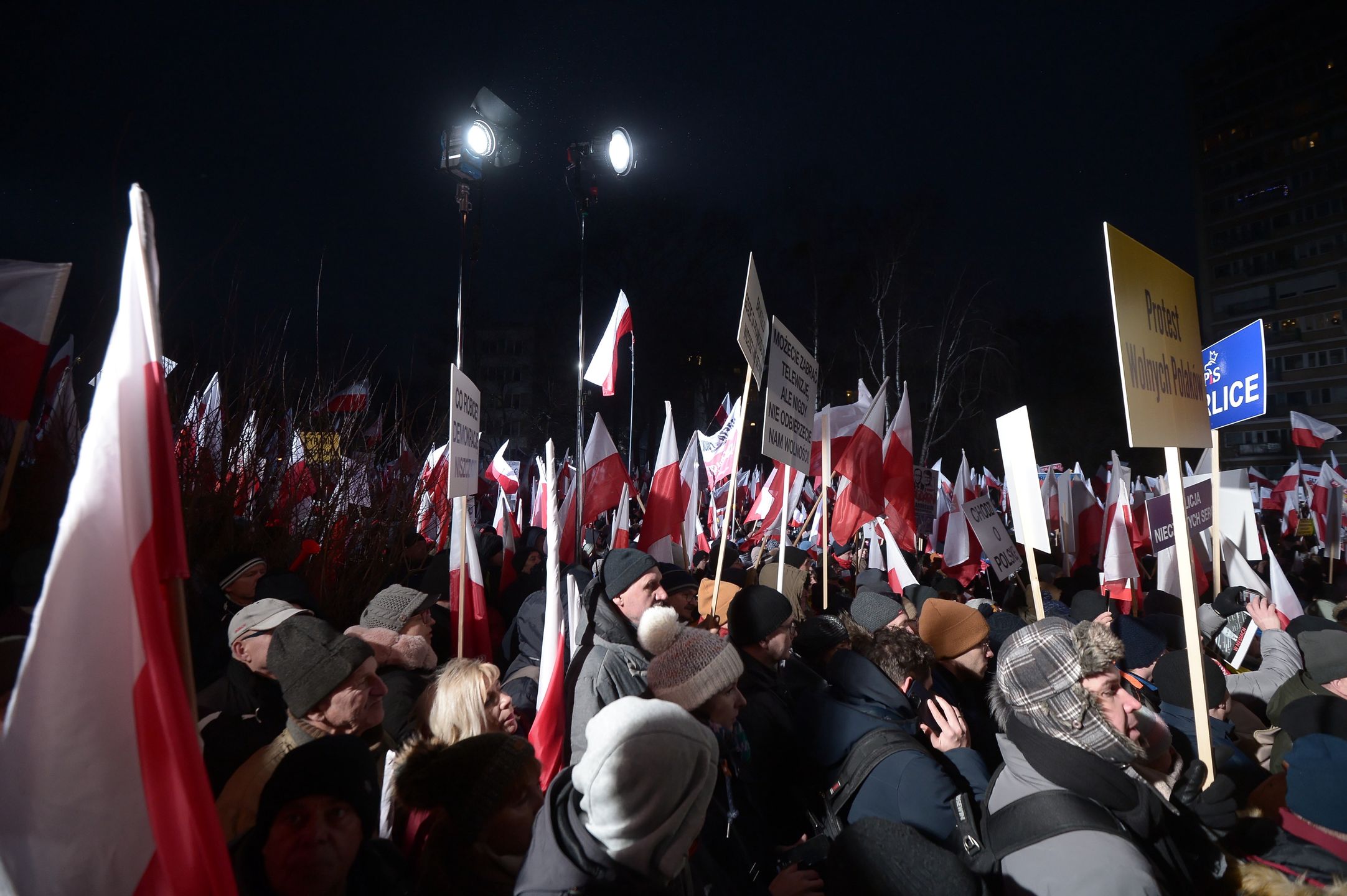 Organizowana przez Prawo i Sprawiedliwości manifestacja "Protest Wolnych Polaków" w Warszawie