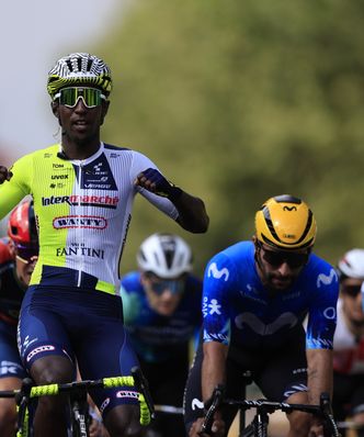 Historyczne zwycięstwo kolarza z Erytrei na Tour de France! Girmay bohaterem Afryki