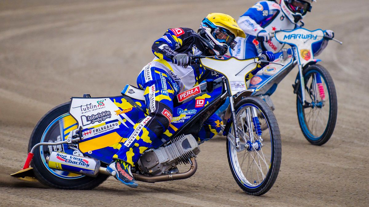 WP SportoweFakty / Karol Słomka / Na zdjęciu: Bjarne Pedersen przed Mariuszem Puszakowskim