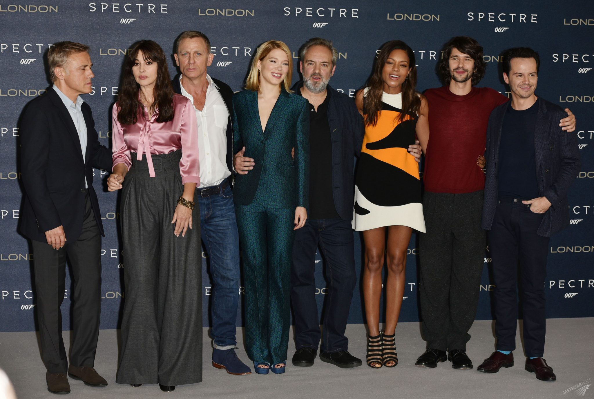 Christoph Waltz, Monica Bellucci, Daniel Craig, Lea Seydoux, Sam Mendes (reżyser), Naomie Harris, Ben Whishaw, Andrew Scott. Światowa premiera "Spectre" w Londynie (fot. ONS)